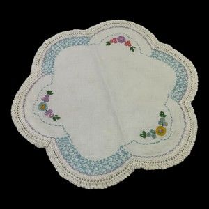 Vintage Dollies Flower Hand Stitched Embroidered Vanity Dresser Table 11" Star